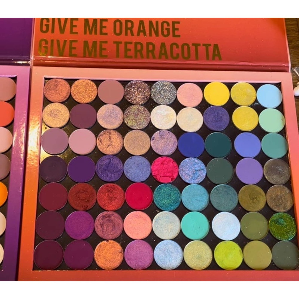 Give me glow XXL PALETTE 63 shades gmg